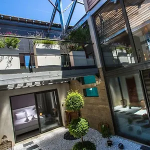 Be Loft Pool & 2*, Avignon Frankreich