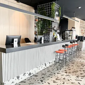 ibis-martigues-centre.fr-provencehotel.com/
